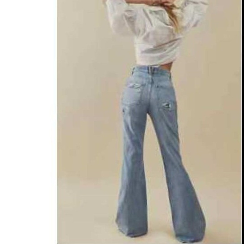 Free People Curvy Graceland‎ Low Rise Pacifica Sky Light Wash Jeans Size 32 NWT